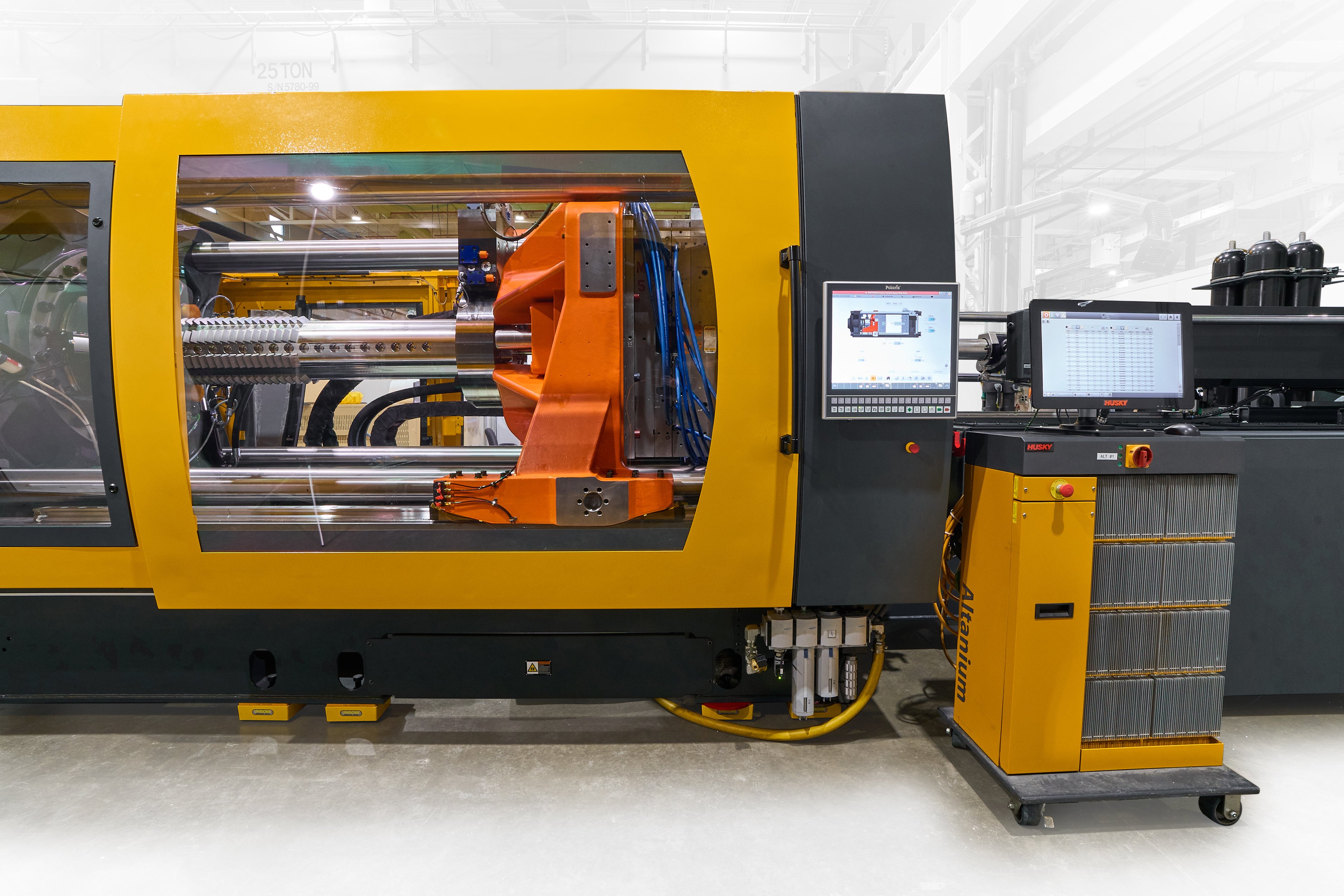 HUSKY packaging molding machine for pails